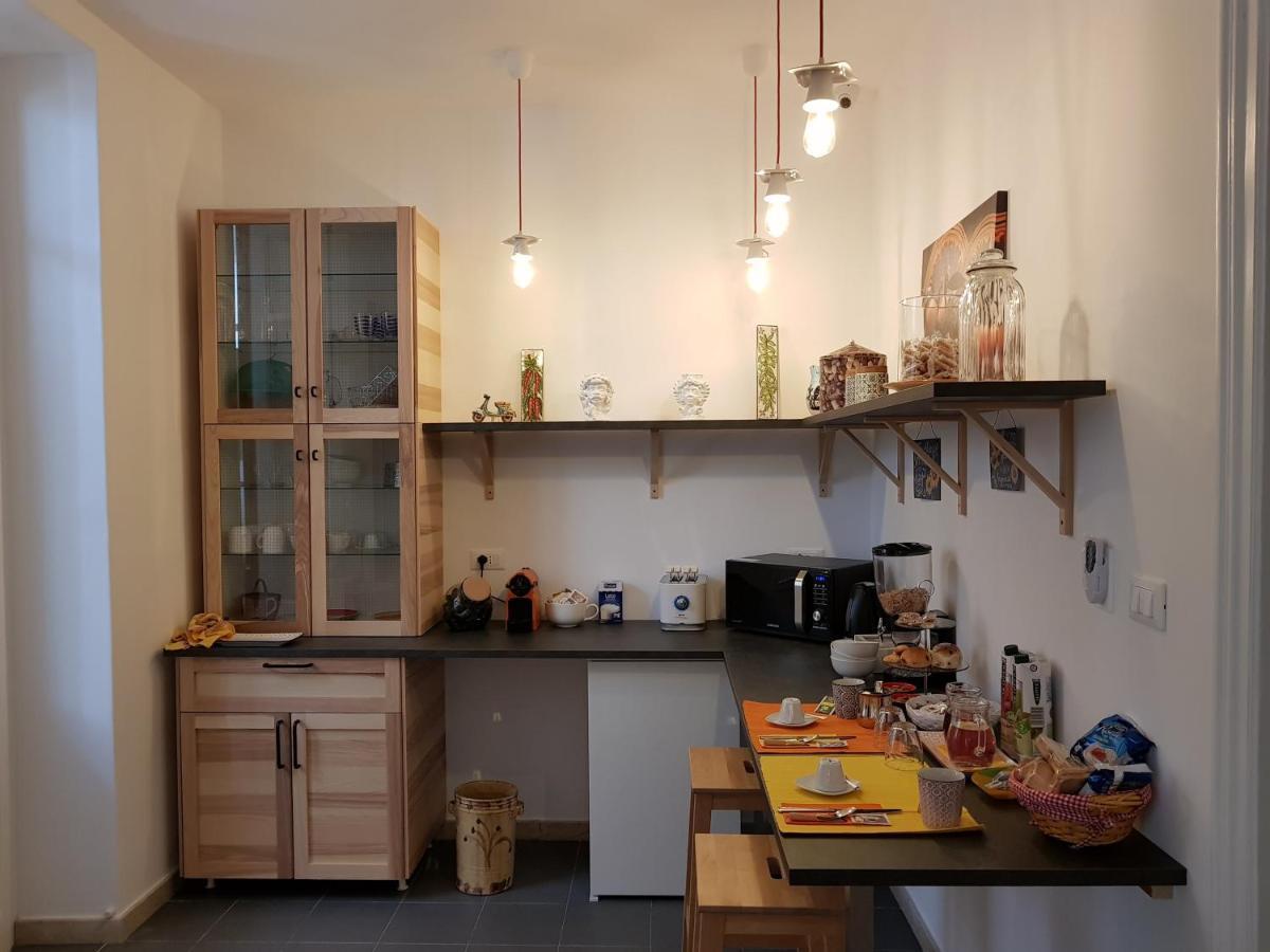 Aziz B&B Palermo Ruang foto
